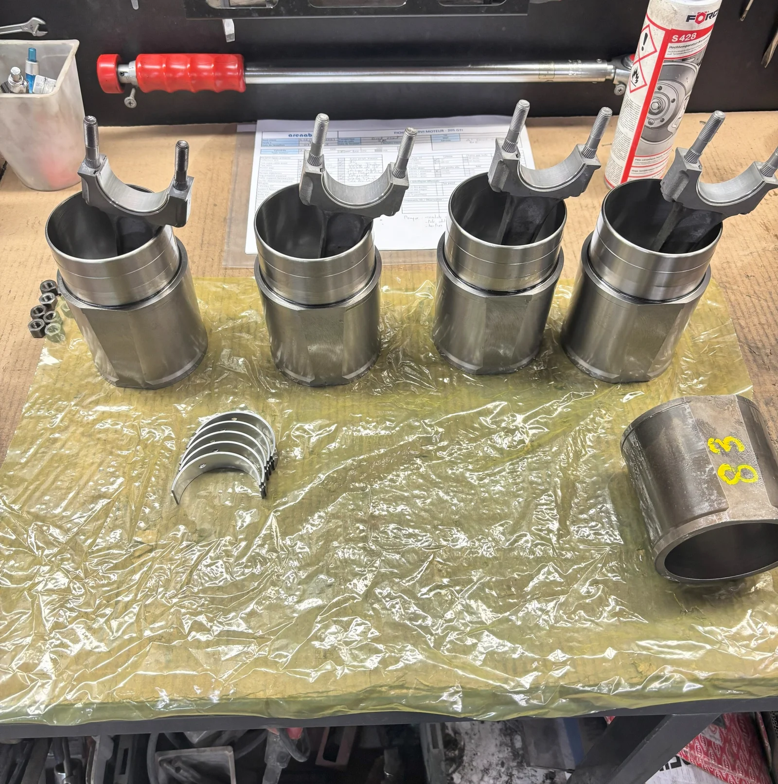 chemise et piston sur etabli